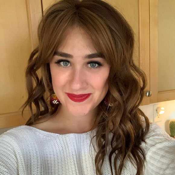 Meet your Posher, Lauren - Picture 1 of 5